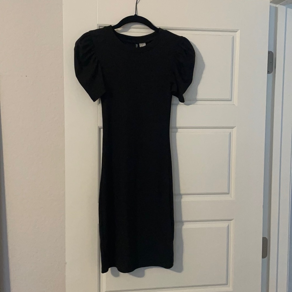 NWT H&M Divided puff sleeve bodycon black dress